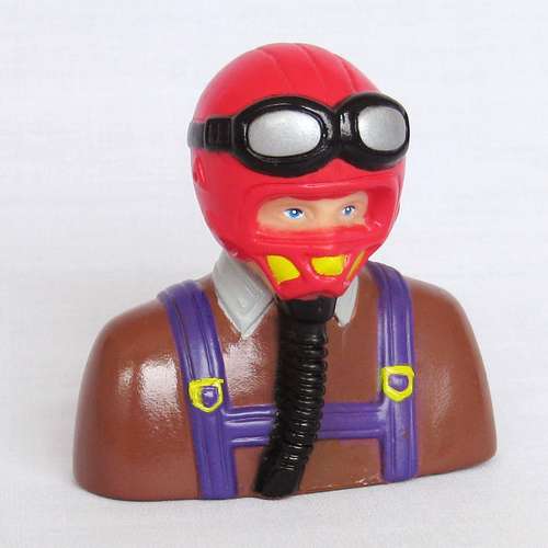 Fighter Pilot Statue 60mm (Red / Brown)
